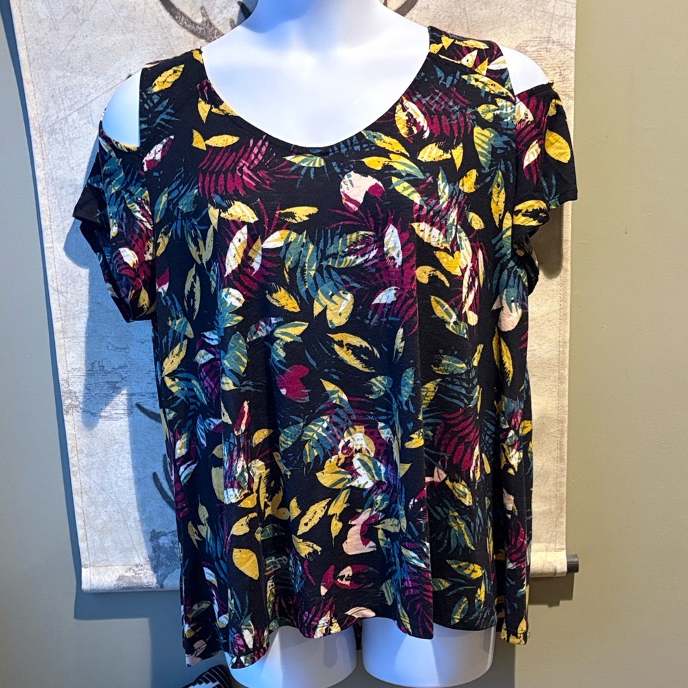 Floral Print Cold Shoulder Top